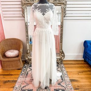 Brand new wedding dress, DaVinci wedding dress, lace wedding gown, slit dress